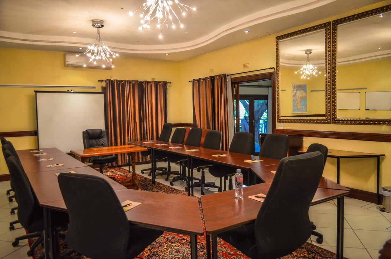 Elizabeth Manor Guest House Йоханесбург Екстериор снимка