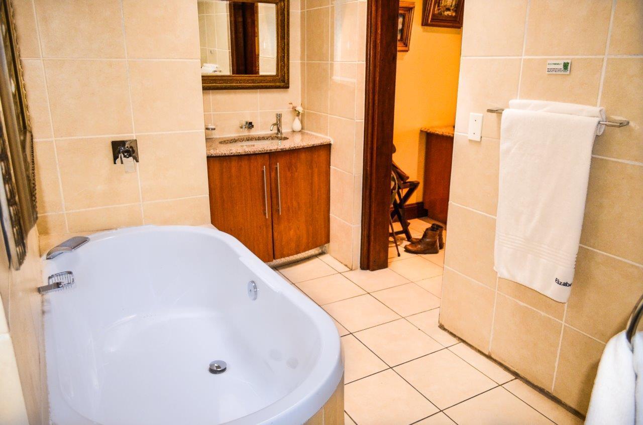 Elizabeth Manor Guest House Йоханесбург Екстериор снимка